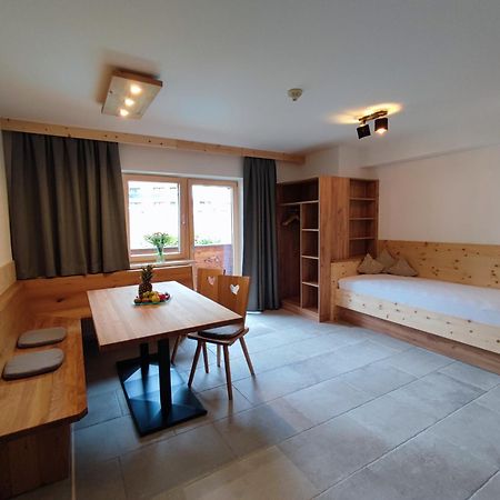 לאדיס Apart Hotel Ideal מראה חיצוני תמונה