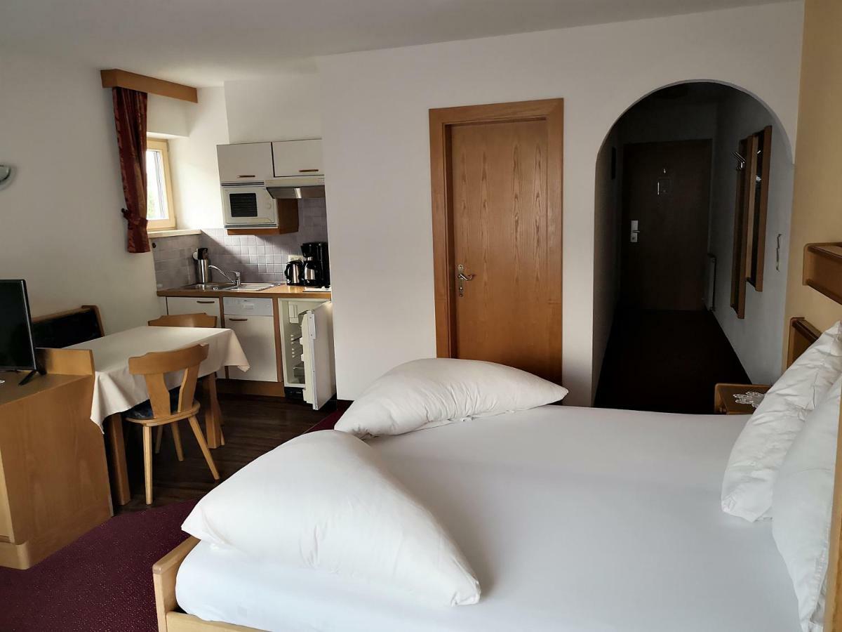 לאדיס Apart Hotel Ideal מראה חיצוני תמונה